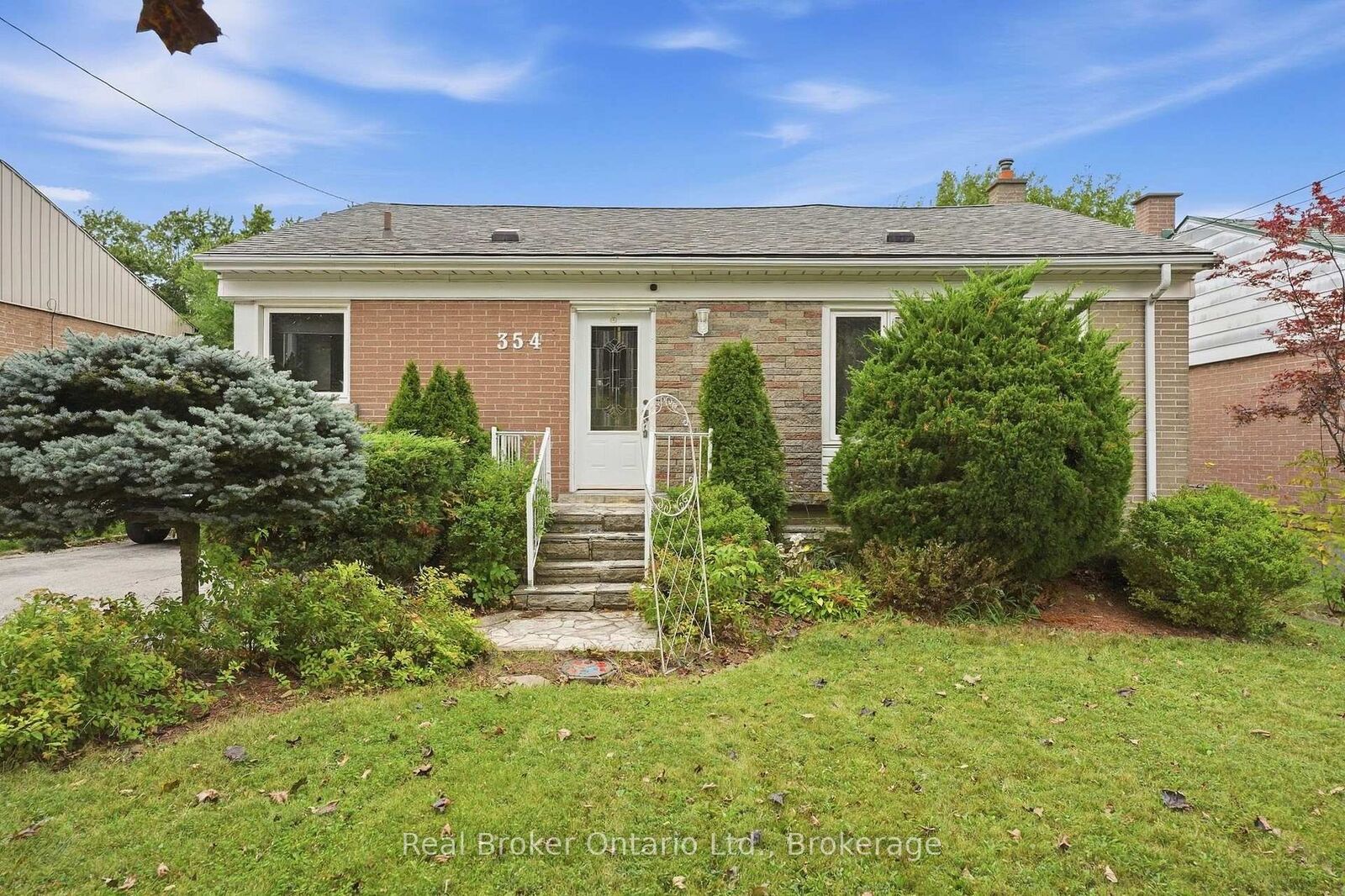 Property Photo:  354 East 37th Street  ON L8V 4B6 