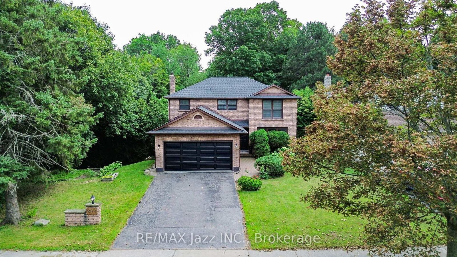 Property Photo:  262 Athabasca Street  ON L1H 8E4 