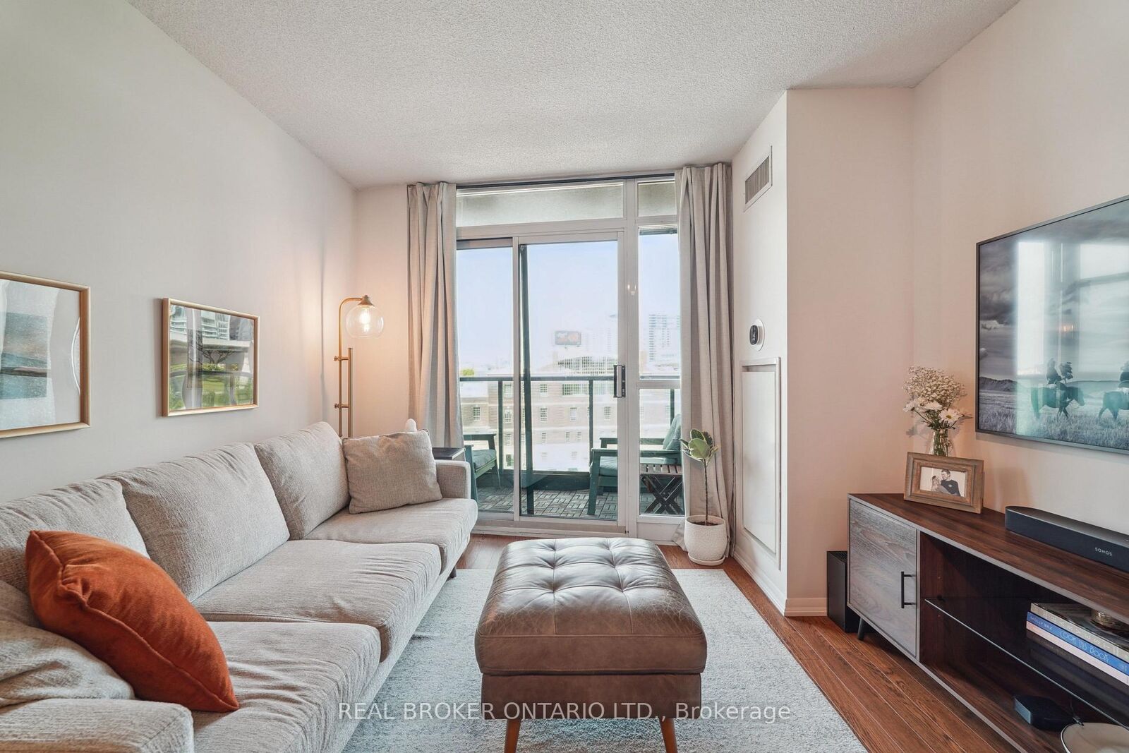 Property Photo:  231 Fort York Boulevard 615  ON M5V 1B2 