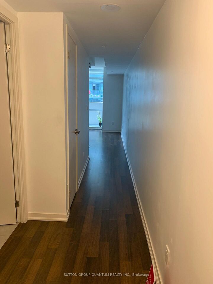 Property Photo:  20 Joe Shuster Way 406  ON M6K 0A3 