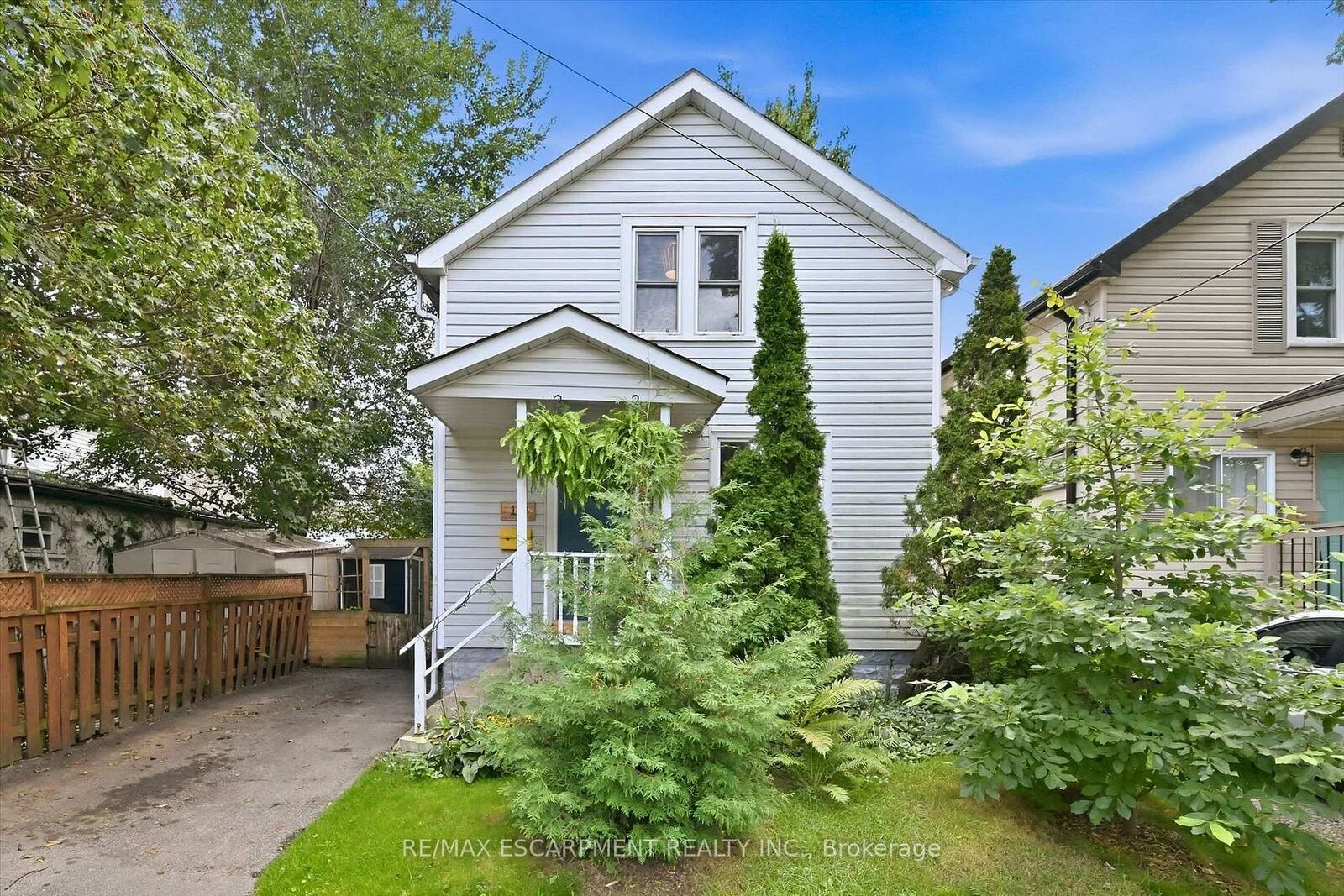 Property Photo:  174 Beech Street  ON L2R 2C6 