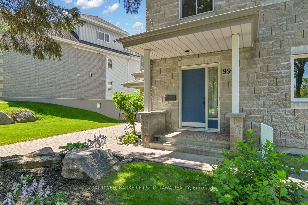 Property Photo:  99 Robson Court  ON K2K 2W1 