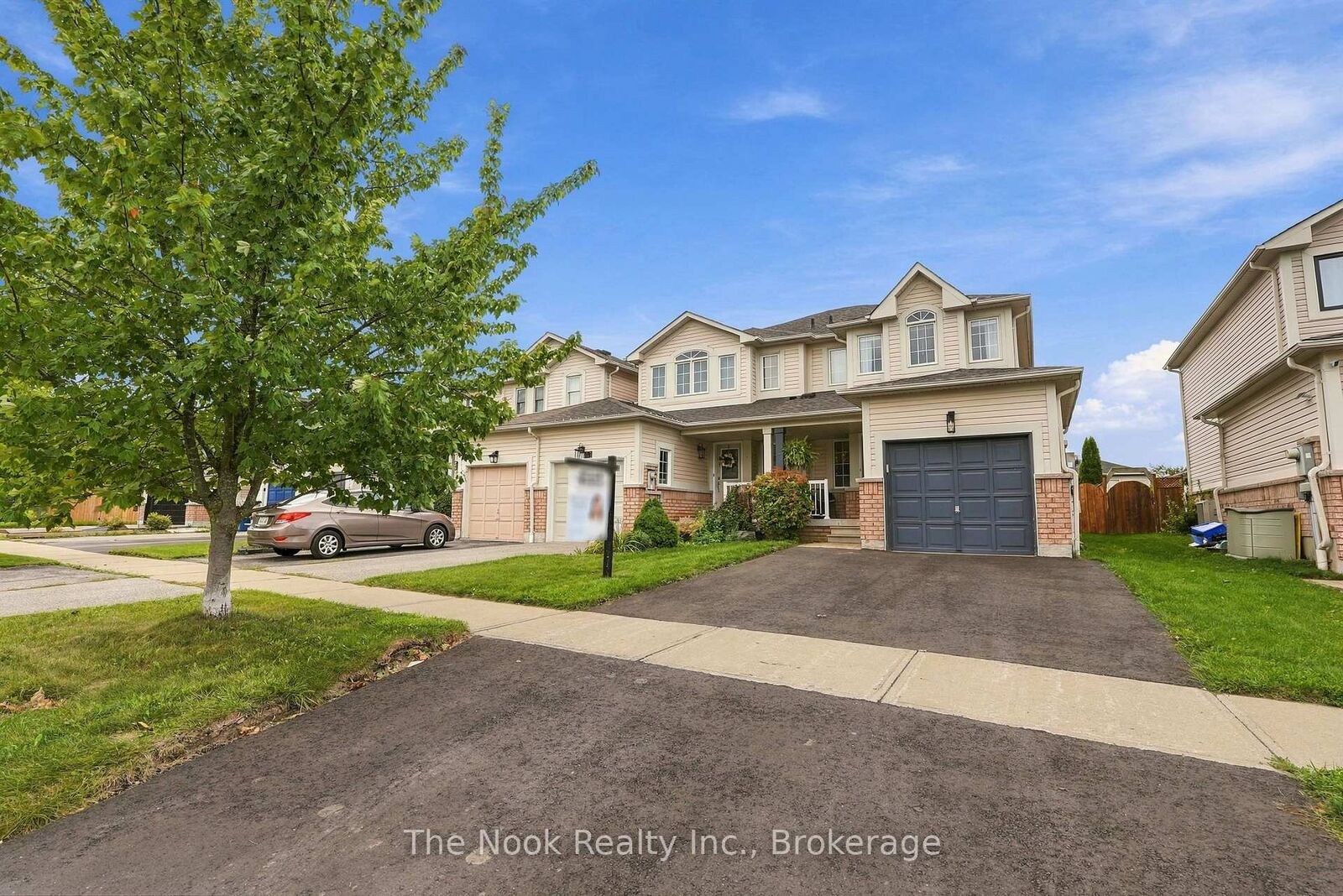 Property Photo:  16 Annisson Court  ON L1C 5L3 