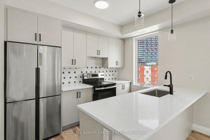 Property Photo:  42 McArthur Avenue 003  ON K1L 6R2 