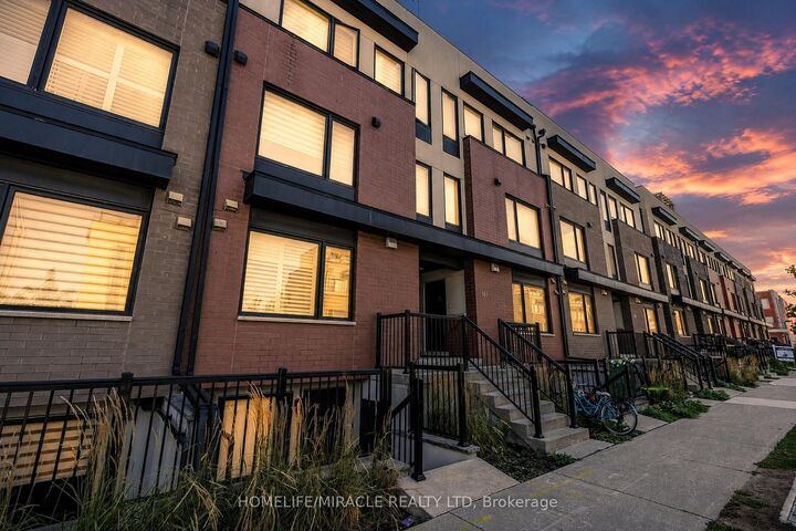 Property Photo:  161 William Duncan Road 8  ON M3K 0B9 