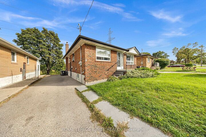 Property Photo:  45 Redwater Drive  ON M9W 1Z5 
