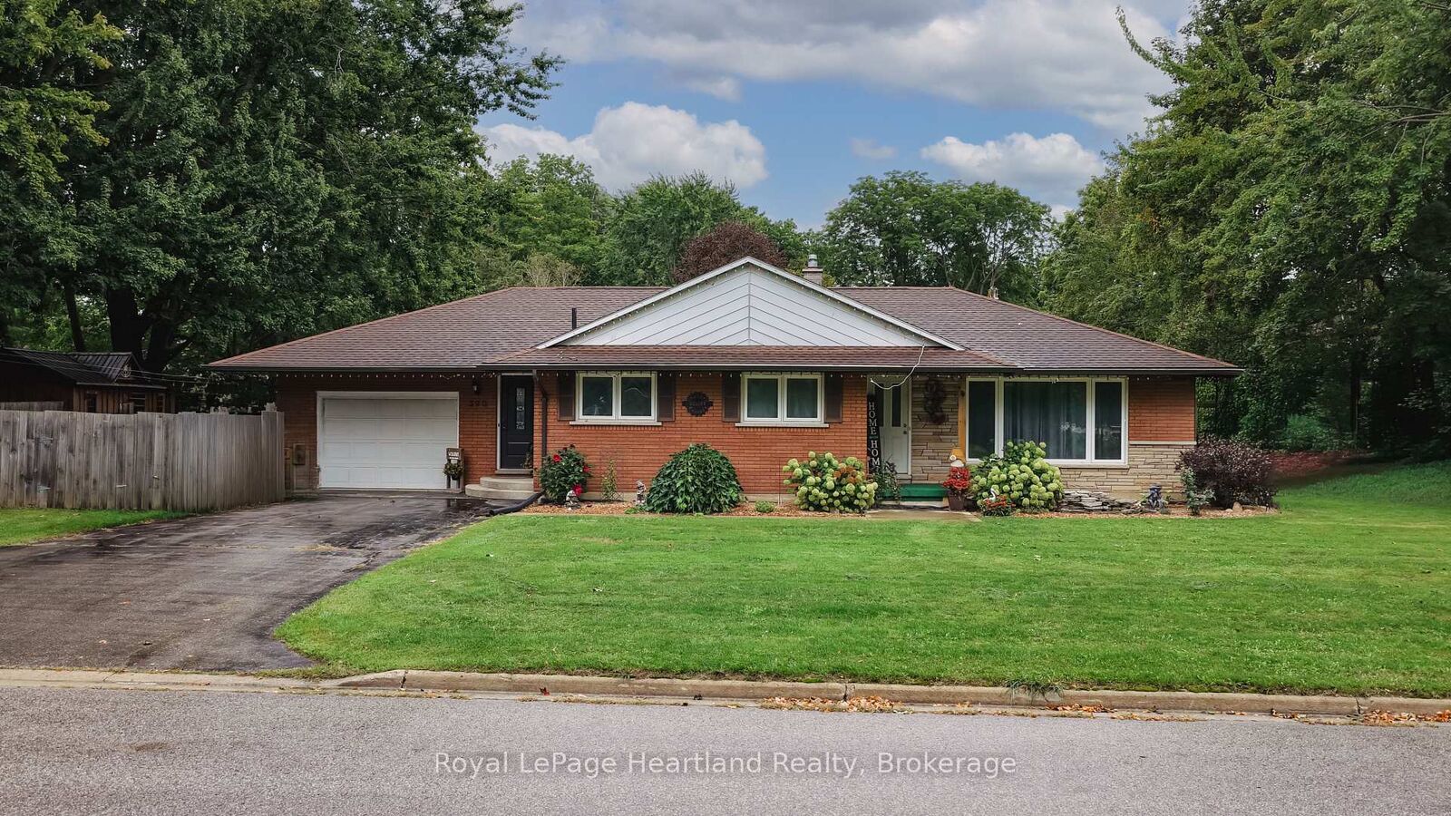 Property Photo: 390 Morris Street ON N0M 1H0