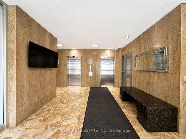 Property Photo:  70 Park Street E 906  ON L5G 1M5 
