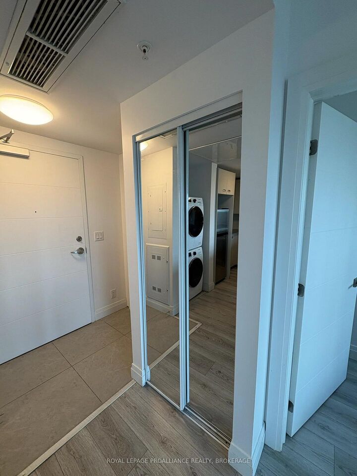 Property Photo:  652 Princess Street 732  ON K7L 1E5 