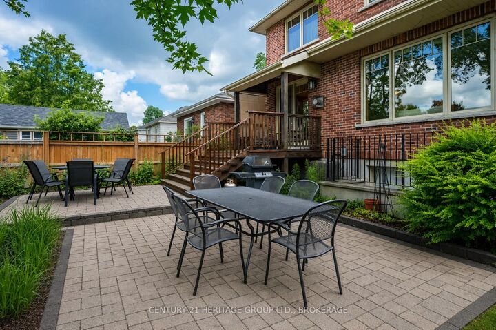 Property Photo:  422 College Street  ON K7L 4M7 