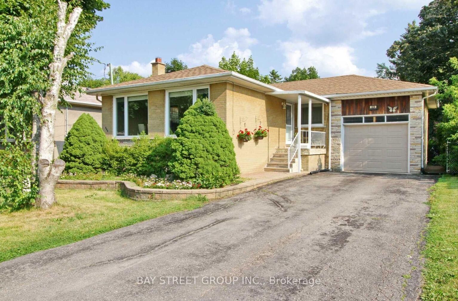 Property Photo:  Bsmt 324 Elmwood Avenue Bsmt  ON L4C 1L8 