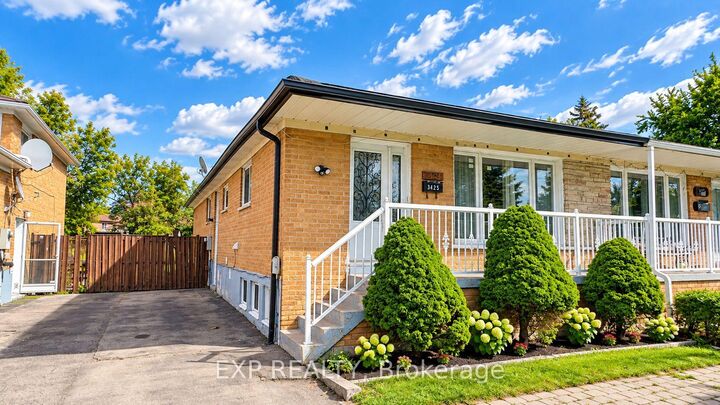 Property Photo:  3425 Laddie Crescent  ON L4T 1N2 