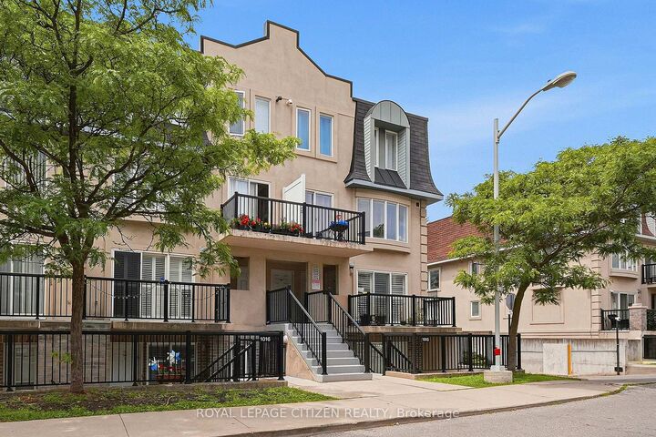 Property Photo:  75 George Appleton Way 2048  ON M3M 0A2 
