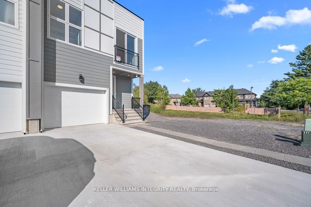 Property Photo: 875 Contour Street B ON K1W 0G6