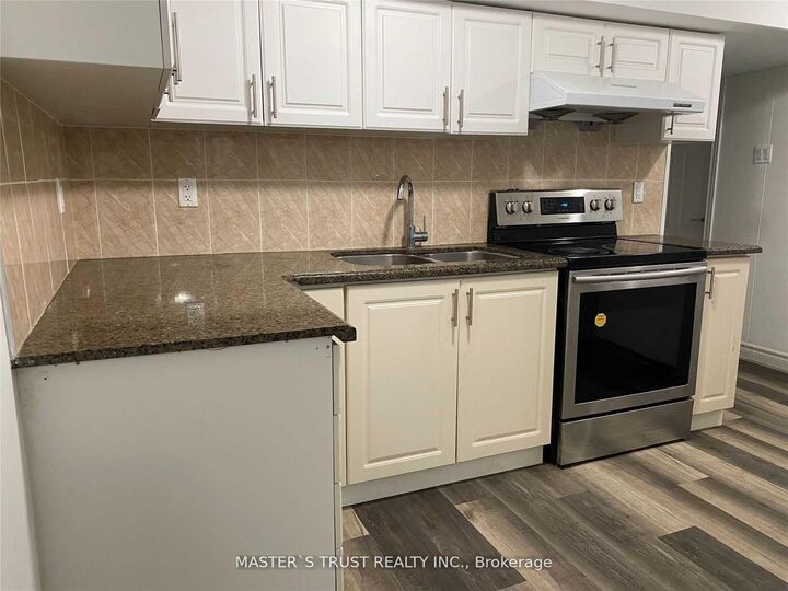 Property Photo:  1 Winlock Park Bsmt  ON M2M 1Z1 