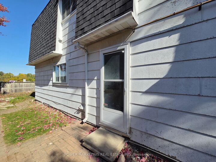 Property Photo:  81 Craig Henry Drive B  ON K2G 3S8 