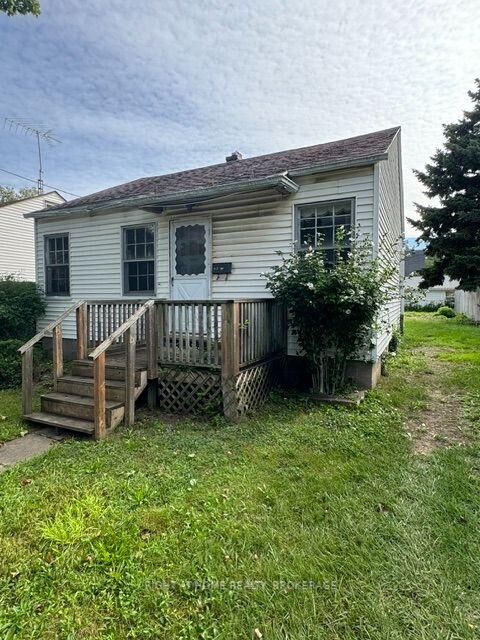 Property Photo: 62 Shakespeare Avenue ON L2R 6K1