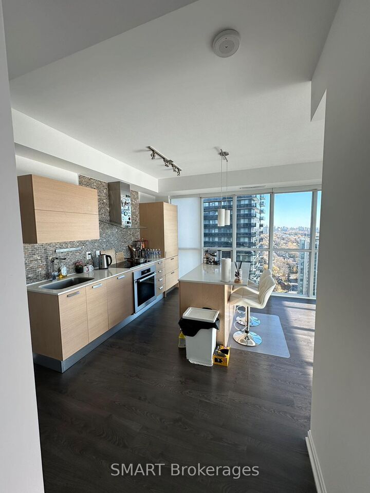 Property Photo:  9 Bogert Avenue 2302  ON M2N 0H3 