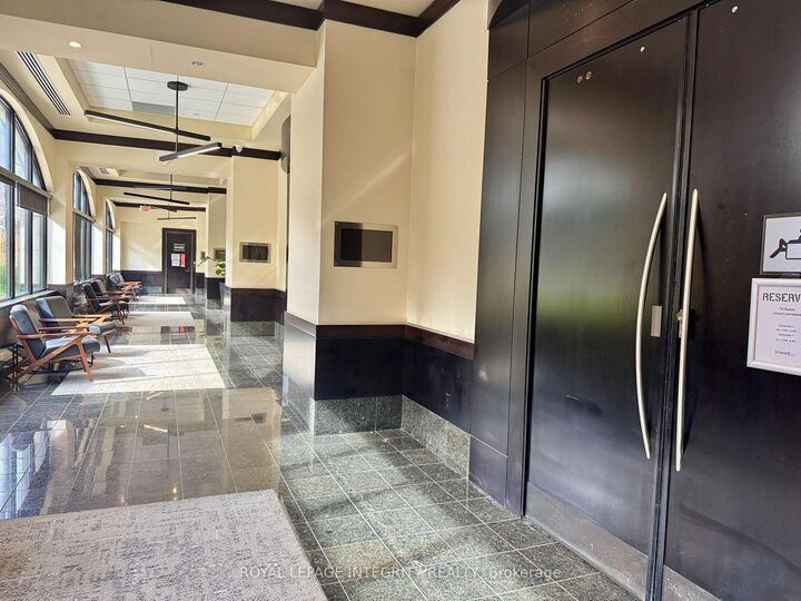 Property Photo:  435 Albert Street 211  ON K1R 7X4 