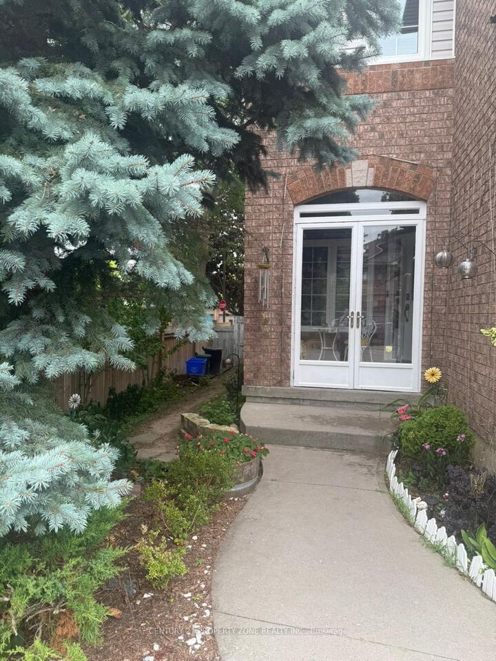 Property Photo:  130 Waller Street  ON L1R 2K7 