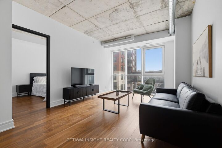 Property Photo:  150 Marketplace Avenue Ht2.5gbf  ON K2J 6V2 