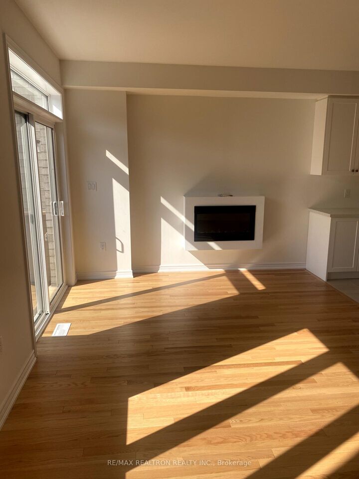 Property Photo:  937 Elizabeth Mackenzie Drive  ON L1X 0P5 