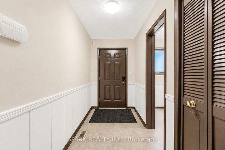 Property Photo:  23 Rannie Court  ON L2V 4X2 