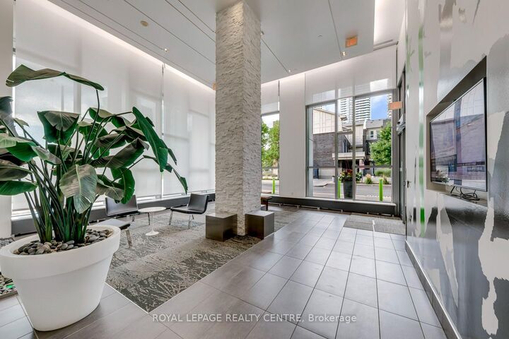 Property Photo:  365 Prince Of Wales Drive 1105  ON L5B 0G6 