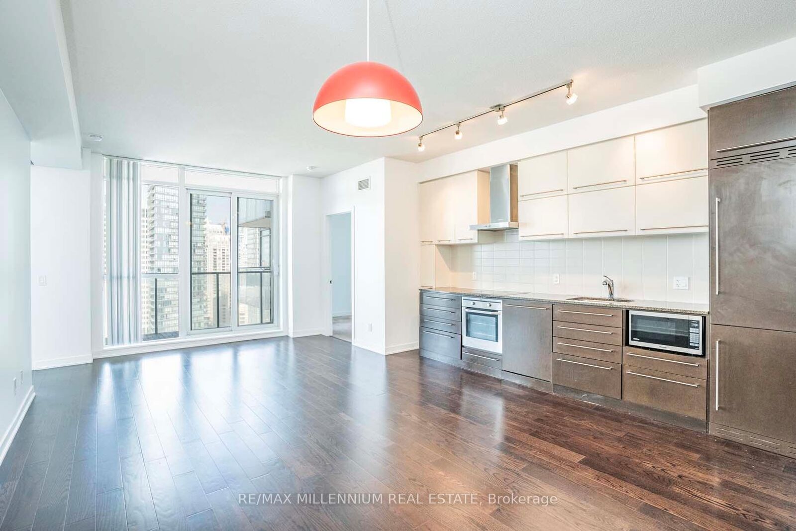 Property Photo:  770 Bay Street 2212  ON M5G 0A6 