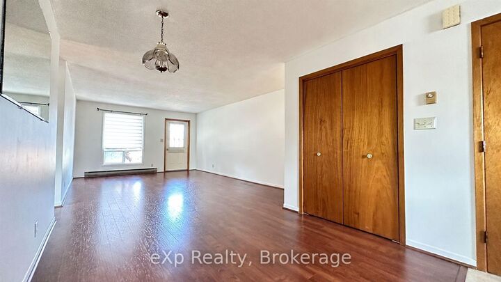 Property Photo:  91 Herman Street Unit 1  ON K8V 6L1 