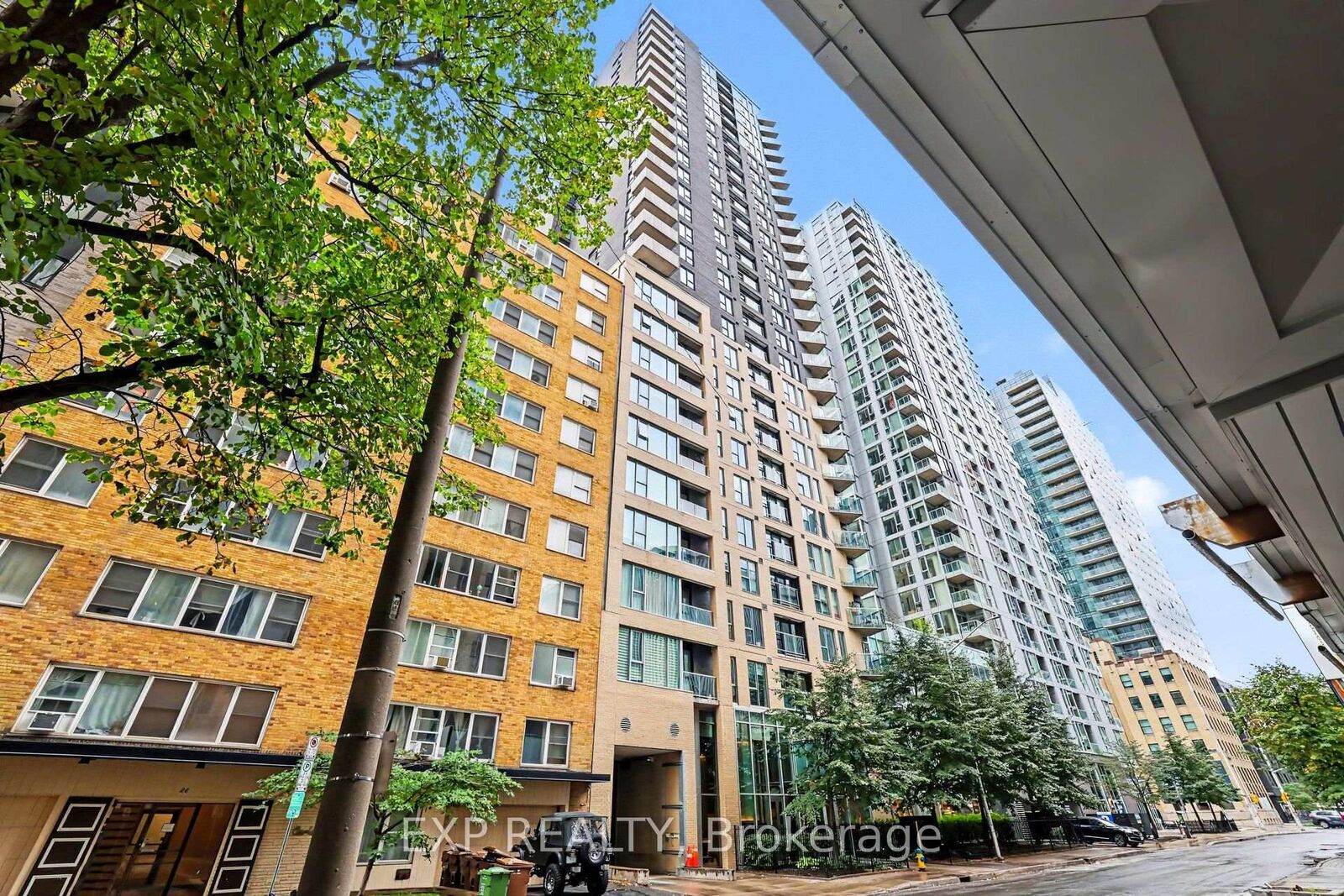 Property Photo:  40 Nepean Street 2202  ON K2P 0X5 
