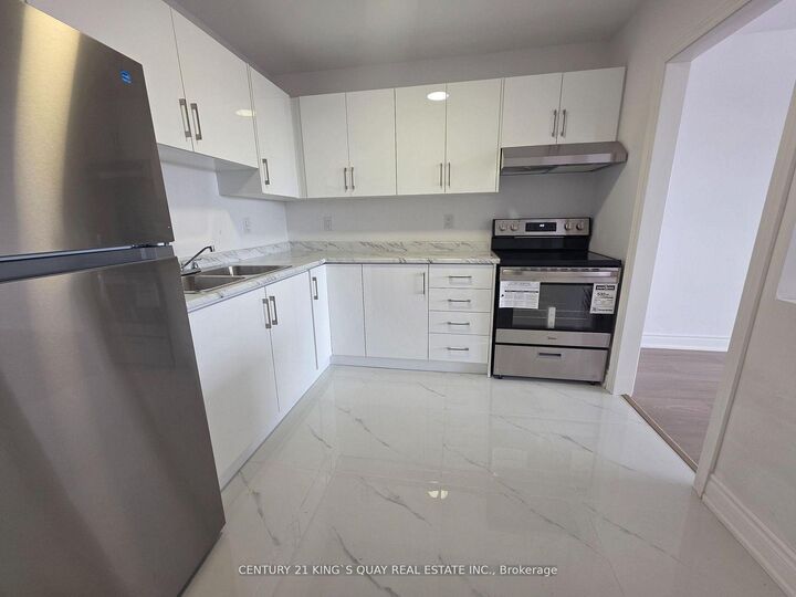 Property Photo: 1346 Kennedy Road ON M1P 2L7