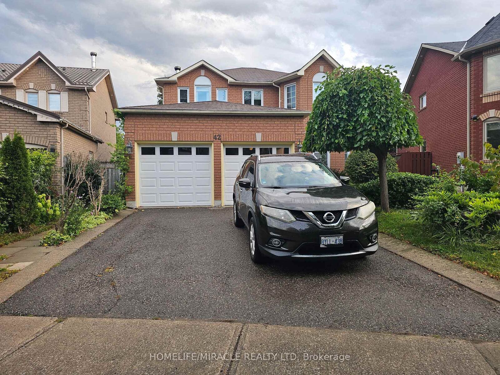 Property Photo:  42 Porteous Circle  ON L6S 5C3 