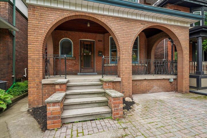 Property Photo: 33 Saint Clair Avenue ON L8M 2N4
