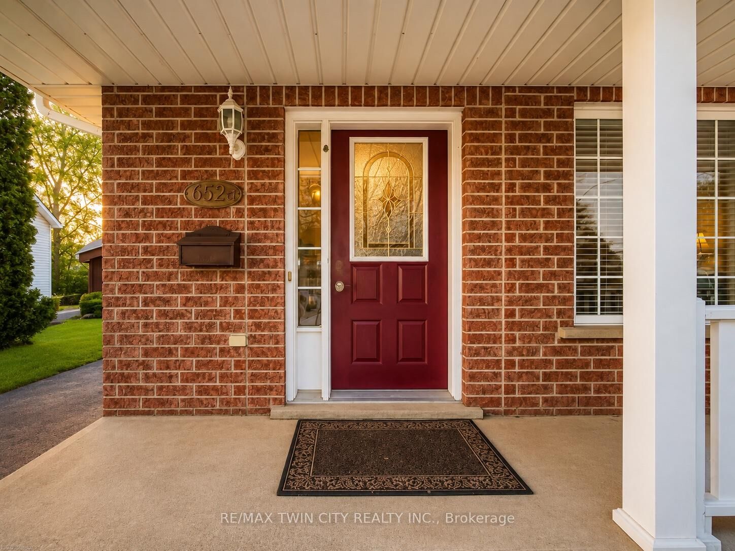 Property Photo:  652 Jacob Lane A  ON N2V 2G9 