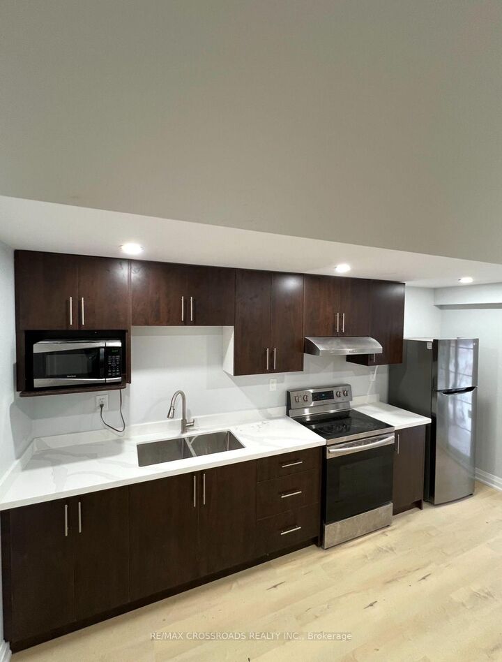 Property Photo:  2388 Dress Circle Crescent Basement Apartment  ON L1L 0L8 