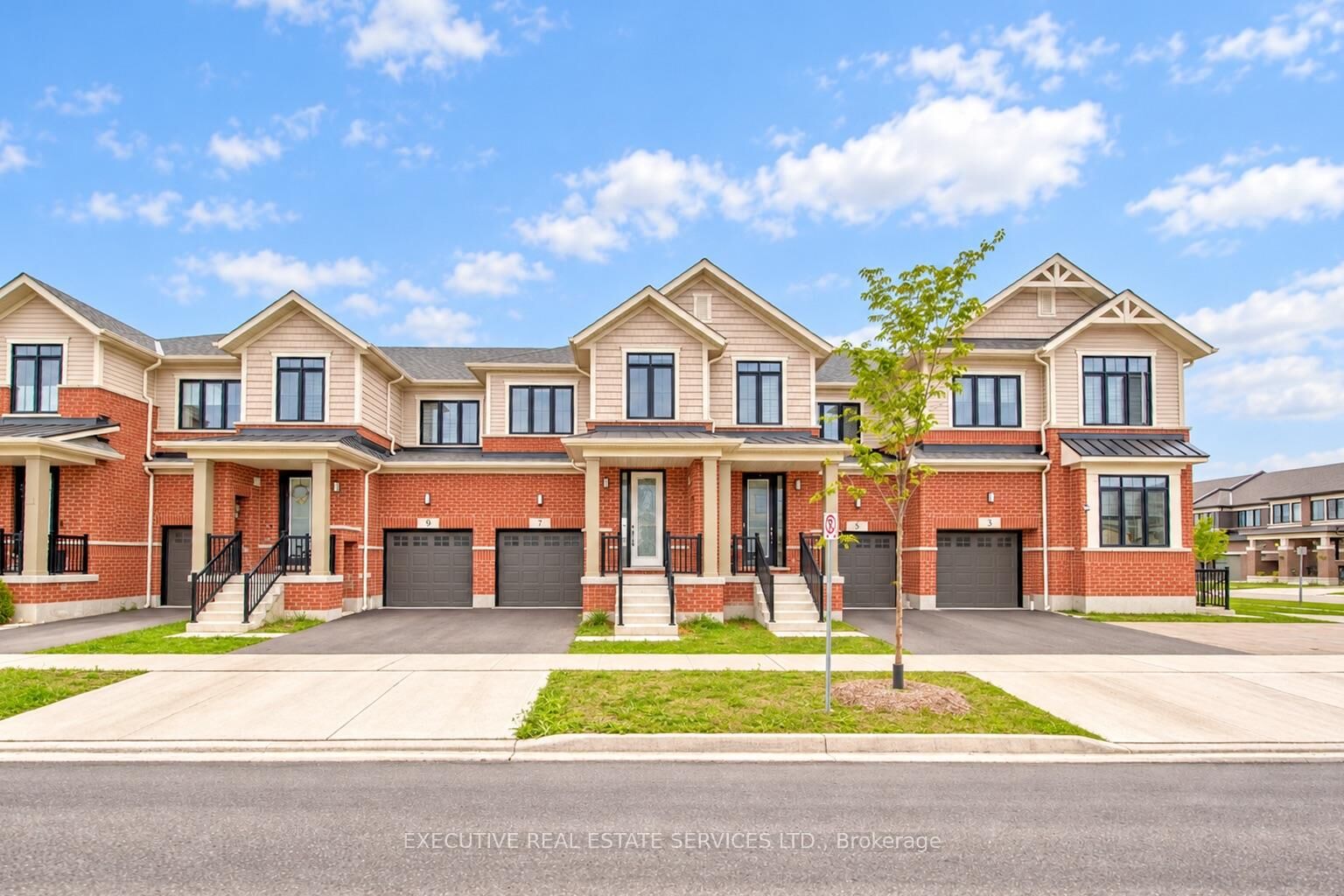 Property Photo:  7 Crossmore Crescent  ON N1S 0C7 