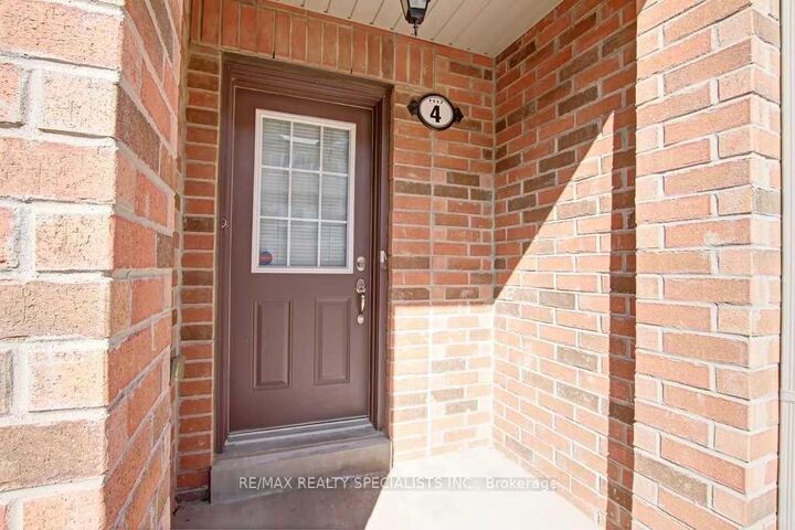 Property Photo:  1117 Haig Boulevard 4  ON L5E 2M6 