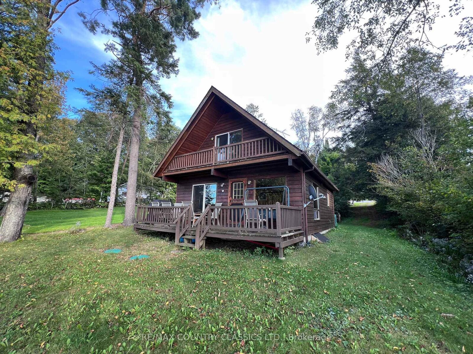 Property Photo:  110 Village Street  ON K0L 1C0 