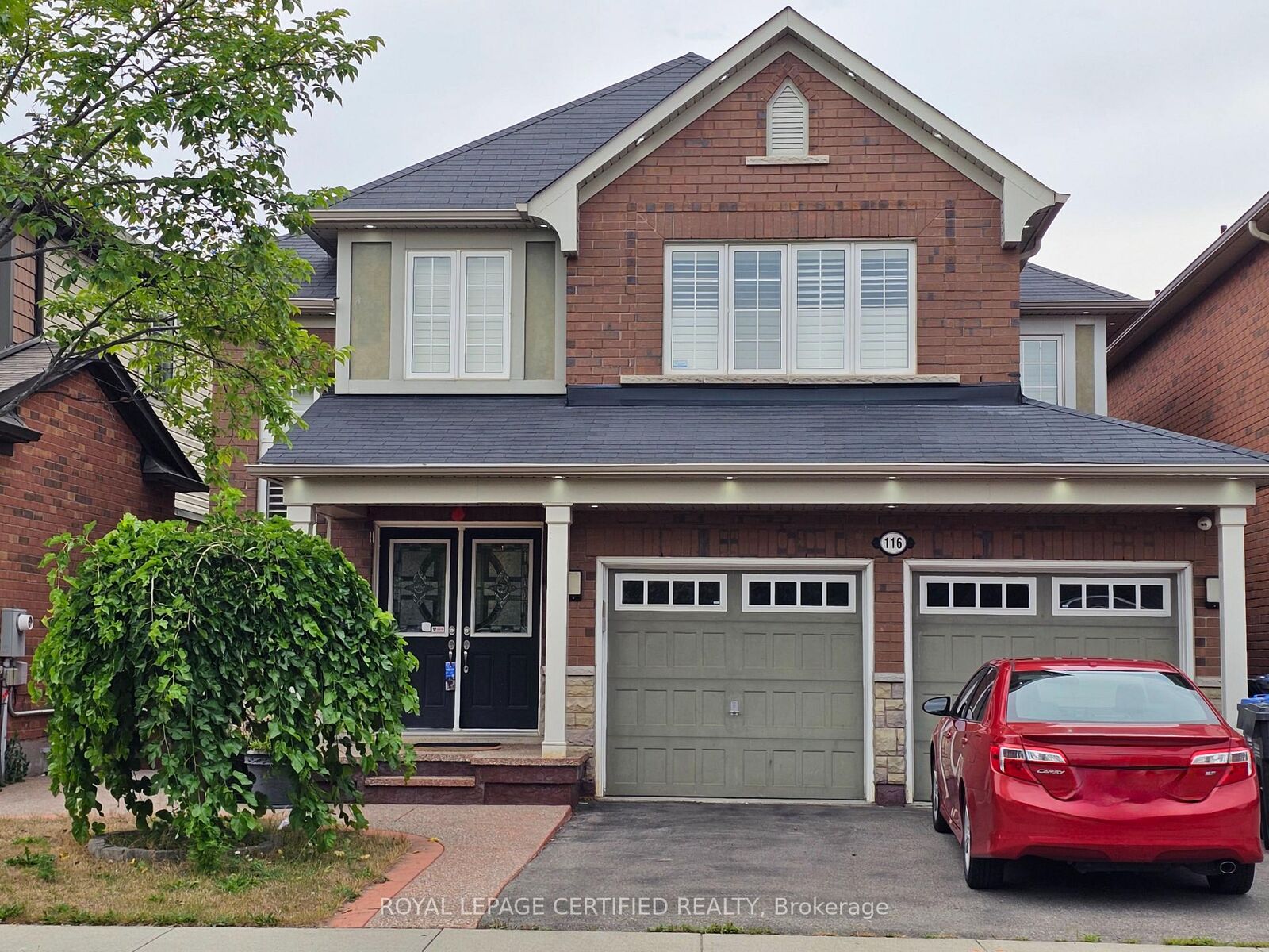 Property Photo:  