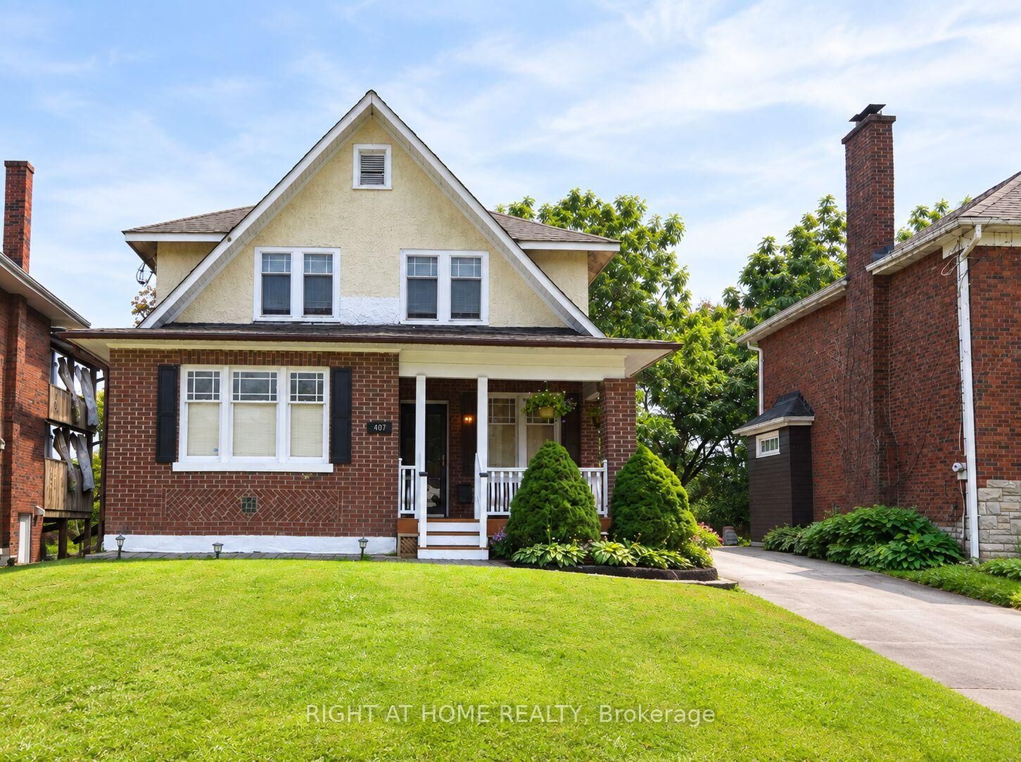 Property Photo:  407 King Street E  ON L1H 1E3 