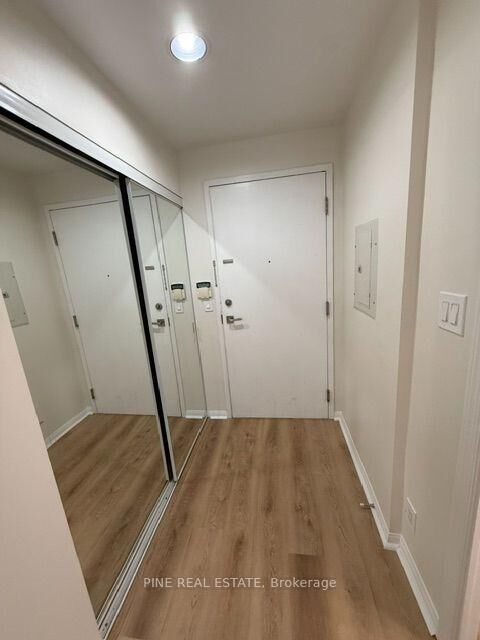 Property Photo:  230 Queens Quay 1119  ON M5J 2X1 