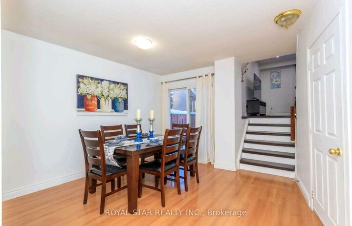 Property Photo:  19 Ashurst Crescent N Upper  ON L6V 3N6 