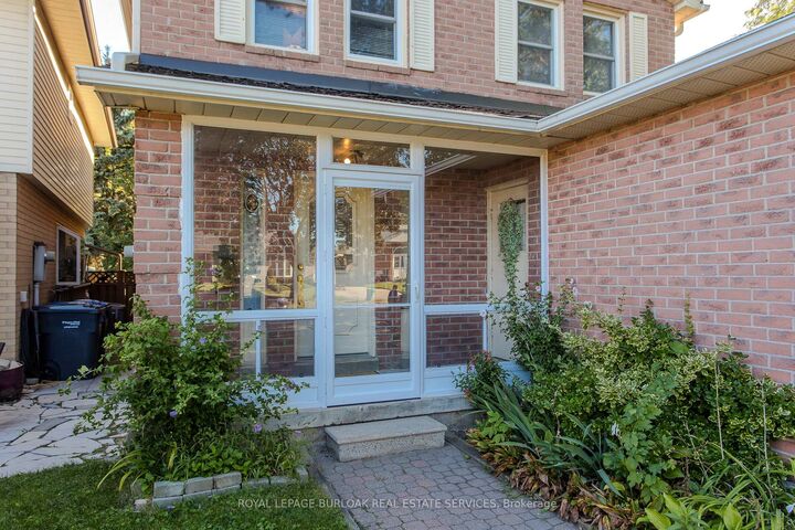 Property Photo: 777 Inverhouse Drive ON L5J 2X9