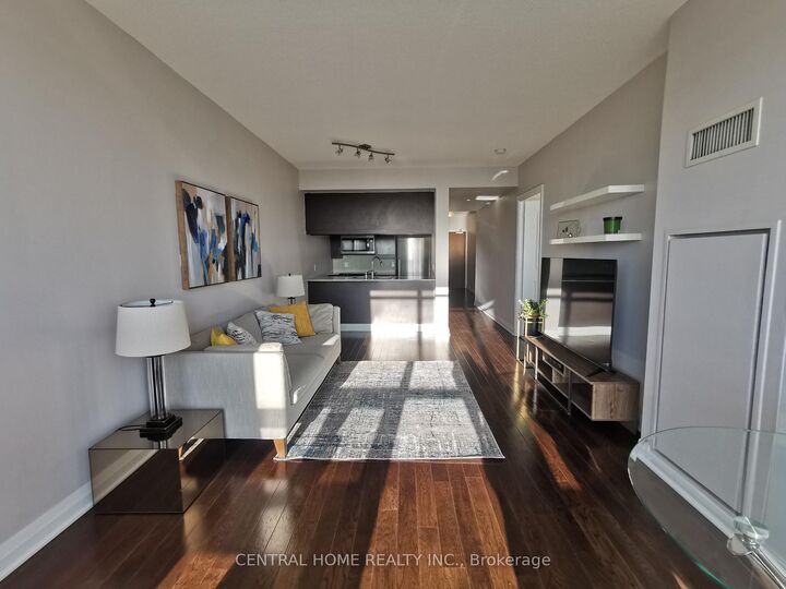 Property Photo:  1055 Southdown Road 613  ON L5J 0A3 