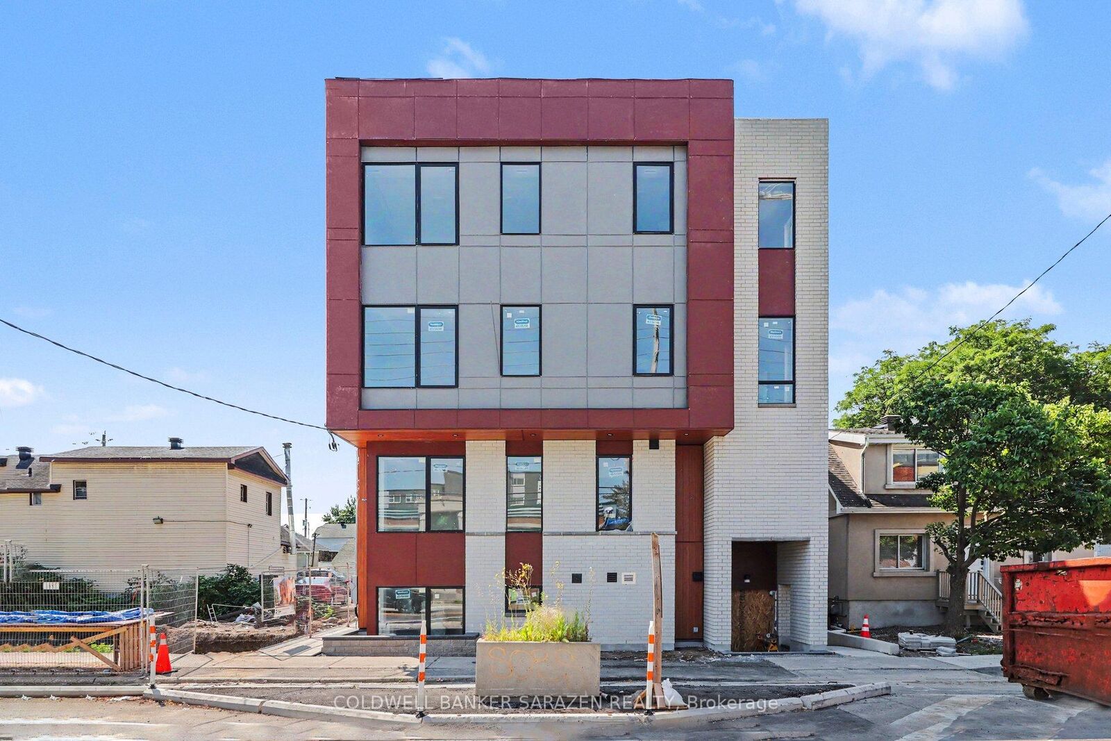 Property Photo:  42 McArthur Avenue 302  ON K1L 6R2 