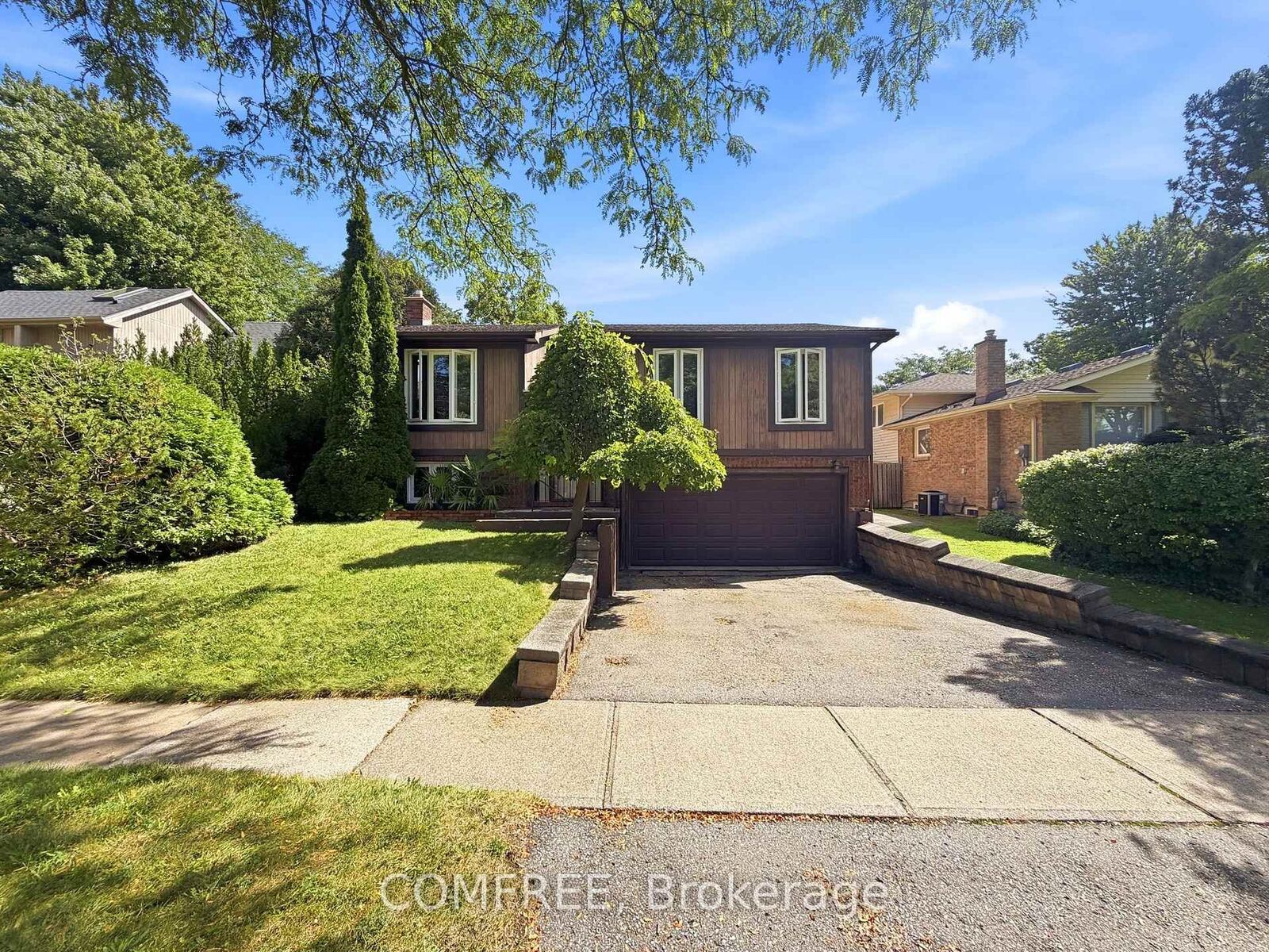 Property Photo:  2602 Olden Avenue  ON L2J 3Z1 
