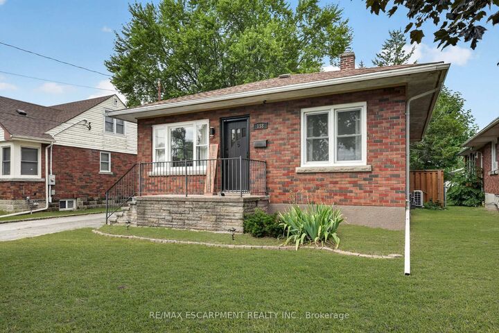 Property Photo: 158 Homewood Avenue ON L3K 5M3