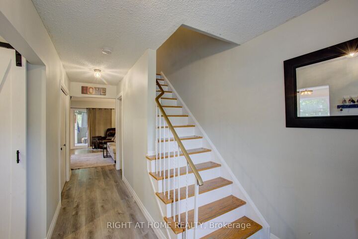 Property Photo:  32 Feltre Avenue  ON L9W 3P1 