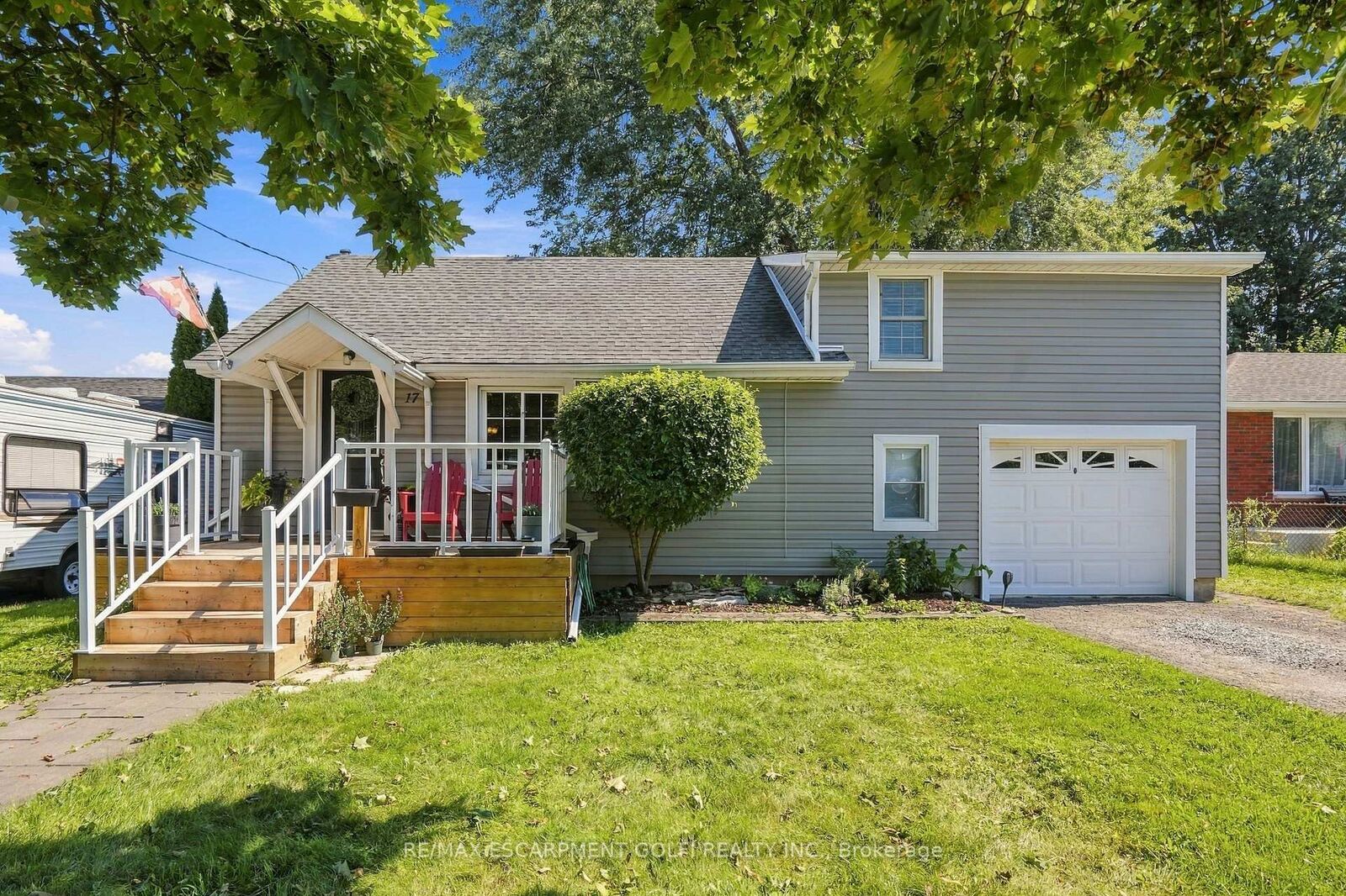 Property Photo:  17 Foxglove Avenue  ON L2M 3E7 
